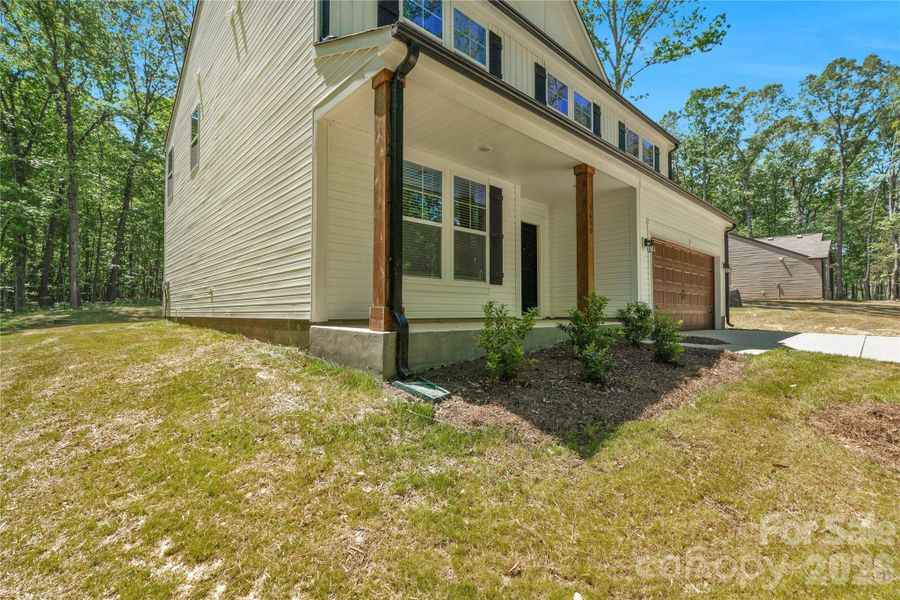 Exterior details and patio area of a home in , Monroe (Image 20).