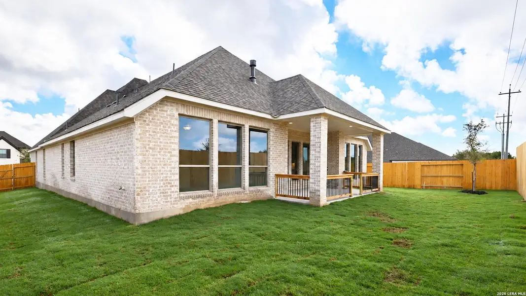 Exterior details and patio area of a home in Cibolo Valley Heights, Cibolo (Image 3).