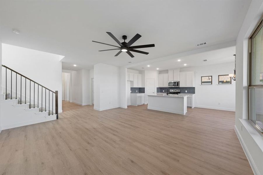 Spacious, unfurnished interior of a new home in , Venus (Image 16). Spacious, unfurnished interior of a new home in , Venus (Image 16).