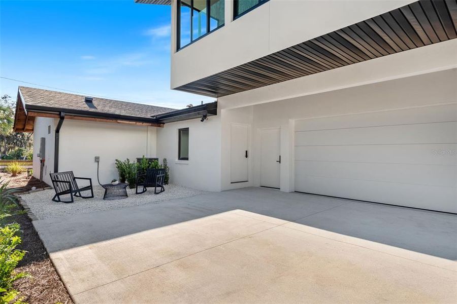 Exterior details and patio area of a home in , Winter Park (Image 28).