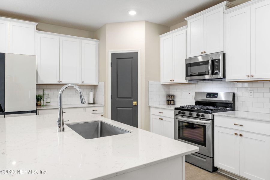 Furnished interior view inside a new home in , St. Augustine (Image 30).