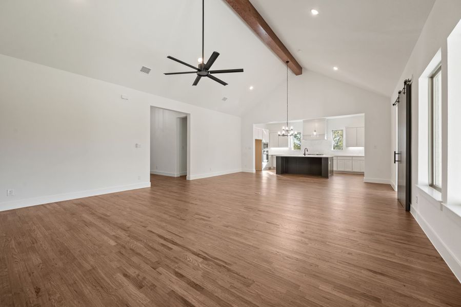 Spacious, unfurnished interior of a new home in Rolling Creek Ranch, Aledo (Image 27).