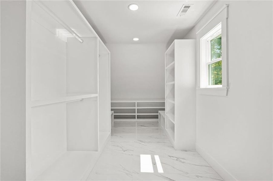 Image 37 of a home in .