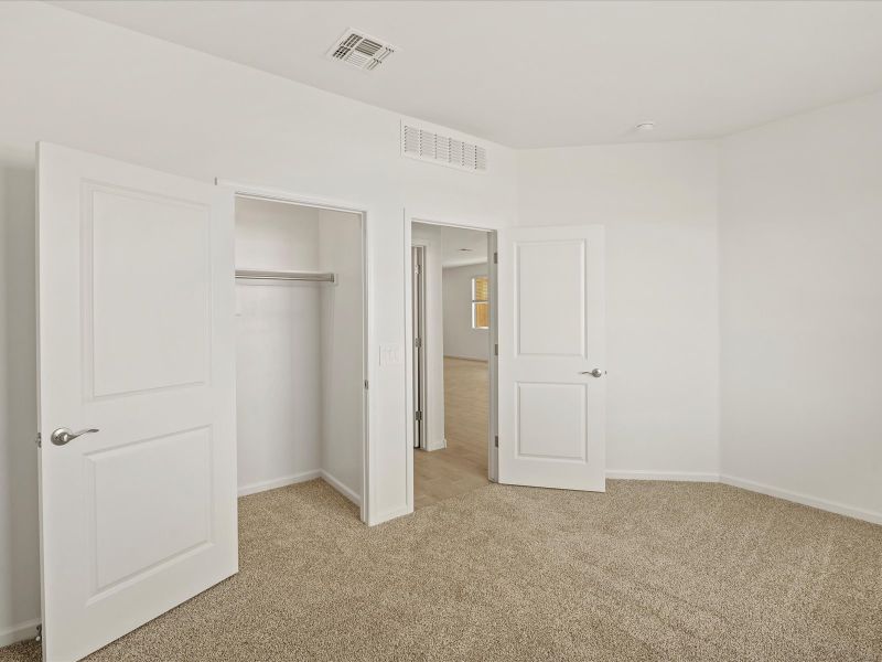 Spacious, unfurnished interior of a new home in Hanson Ridge, Vail (Image 16).