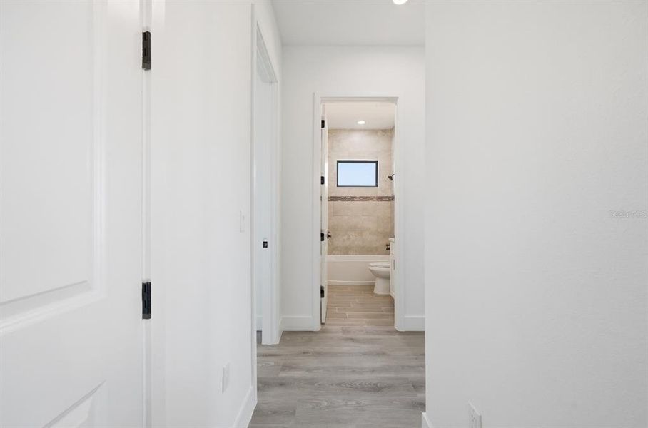 Spacious, unfurnished interior of a new home in , Ocala (Image 48).