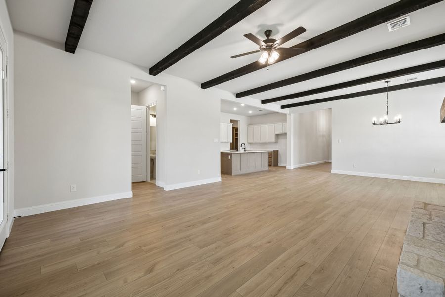 Spacious, unfurnished interior of a new home in Mayfield Farms, Arlington (Image 21).