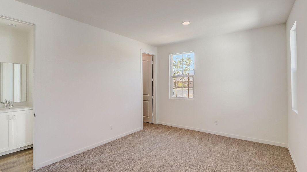 Representative unfurnished interior of a home built from the Residence 3003 by D.R. Horton in Havenwood, North Charleston (Image 38).
