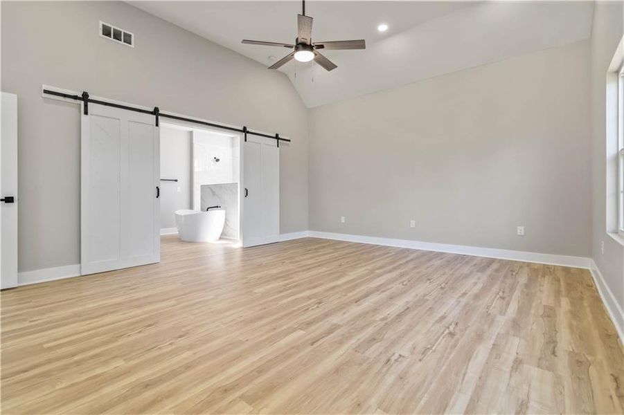 Spacious, unfurnished interior of a new home in , Atlanta (Image 56).