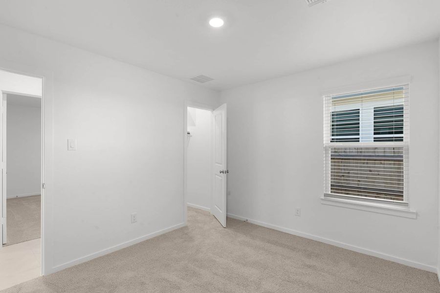 Spacious, unfurnished interior of a new home in Briarwood, Elgin (Image 20).