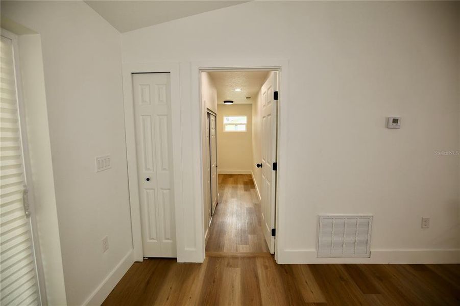 Spacious, unfurnished interior of a new home in , Orlando (Image 38).