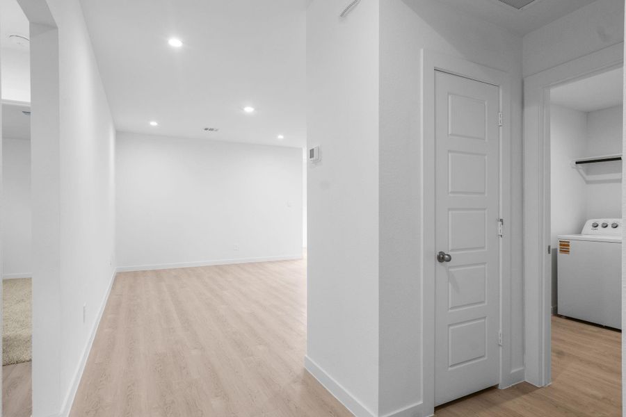 Spacious, unfurnished interior of a new home in Riverwood Ranch, Angleton (Image 18).