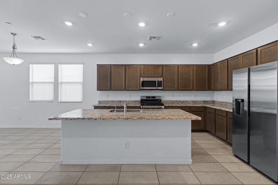 21294 W Roanoke Ave-12