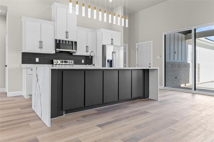 Furnished interior view inside a new home in , Greenville (Image 5).