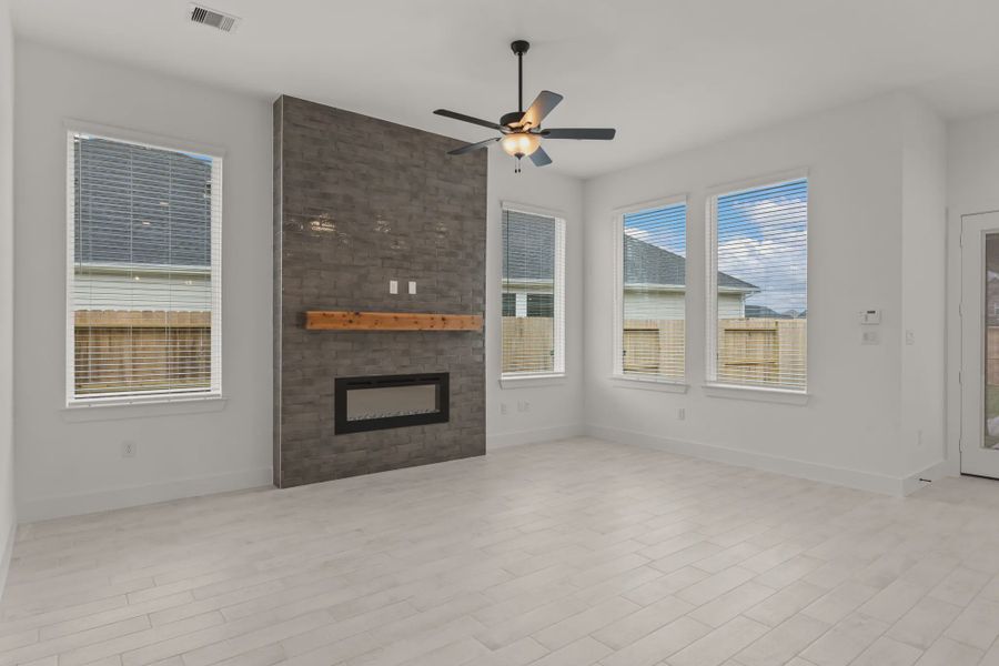 Representative unfurnished interior of a home built from the Sorenstam by Chesmar Homes in Riceland Alley Loads, Mont Belvieu (Image 70).