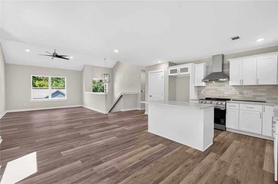 Spacious, unfurnished interior of a new home in , Gainesville (Image 16).