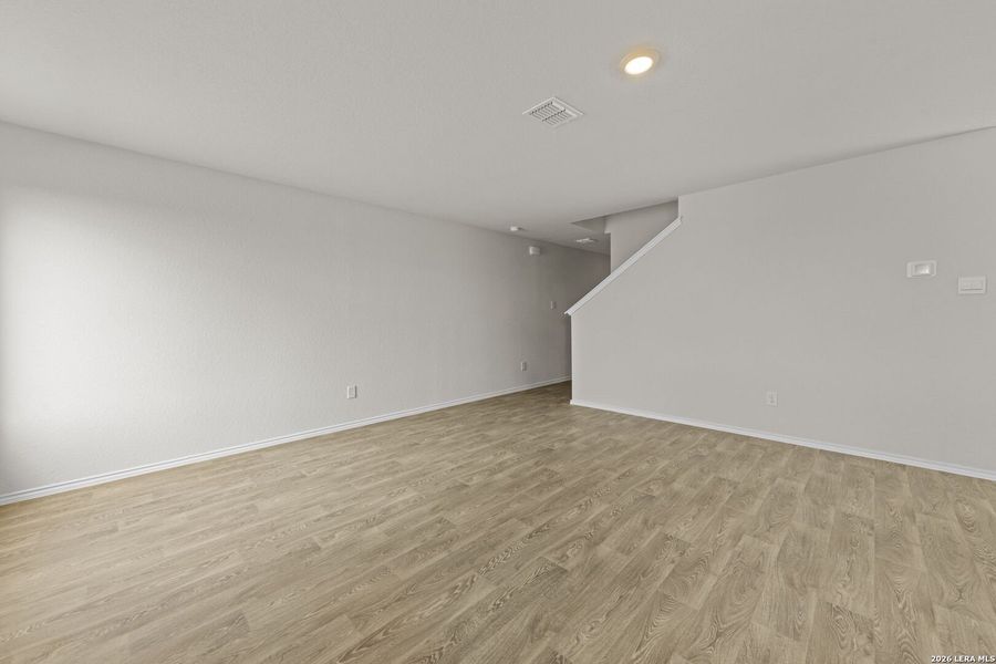 Spacious, unfurnished interior of a new home in Swenson Heights, Seguin (Image 31).