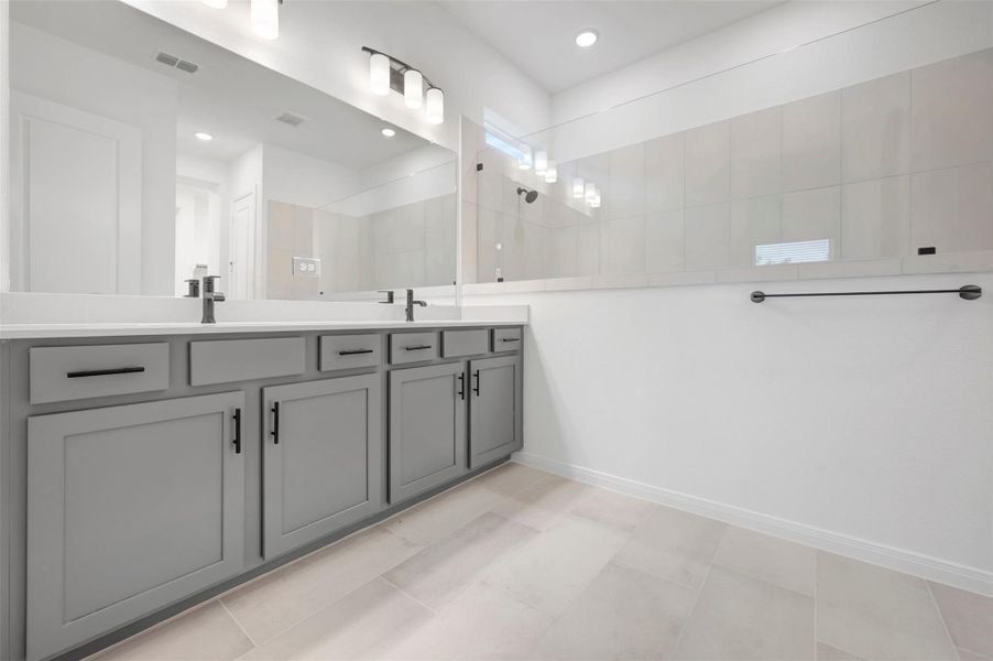 Furnished interior view inside a new home in Oakwood Estates, Waller (Image 16).