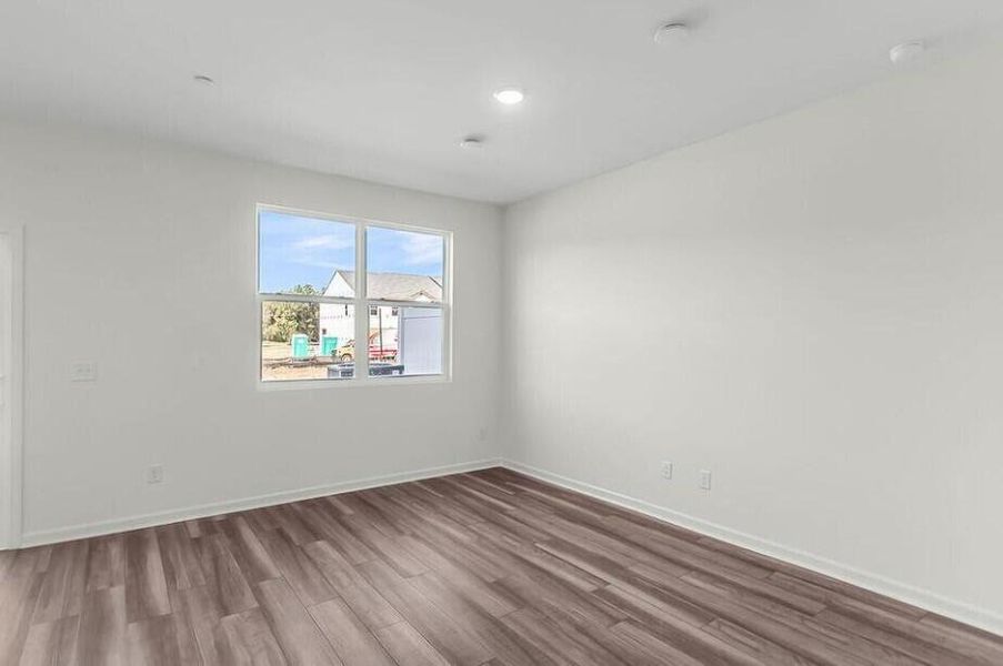 Spacious, unfurnished interior of a new home in Halstead, Moncks Corner (Image 15).
