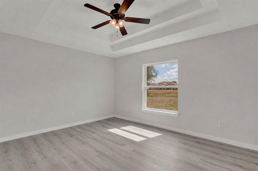 Spacious, unfurnished interior of a new home in , Sebring (Image 17).