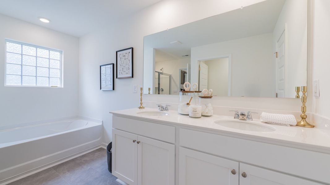 Representative furnished interior of a home built from the Elston by D.R. Horton in Sherwood Manor, Atlanta (Image 16).
