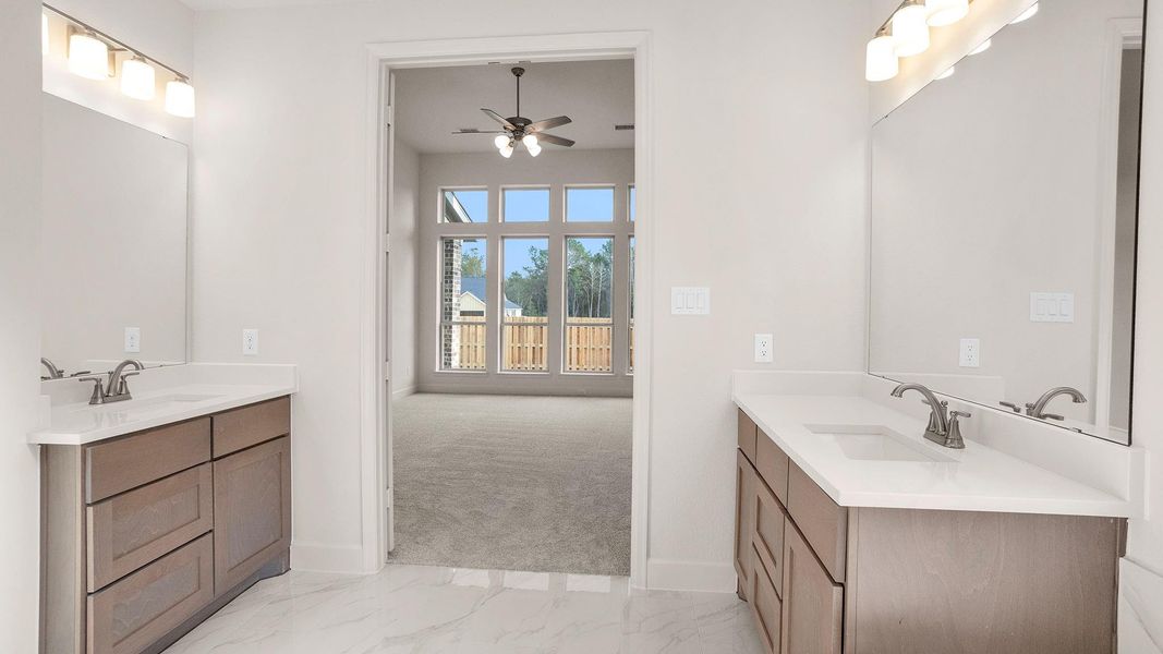 Furnished interior view inside a new home in Colton 55', Montgomery (Image 10).