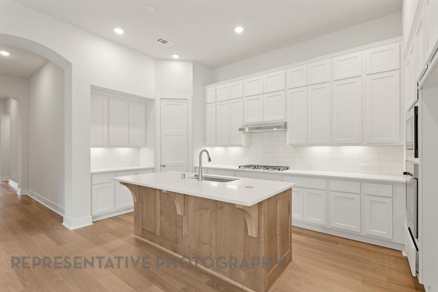 Furnished interior view inside a new home in Evergreen, Conroe (Image 9). Furnished interior view inside a new home in Evergreen, Conroe (Image 9).
