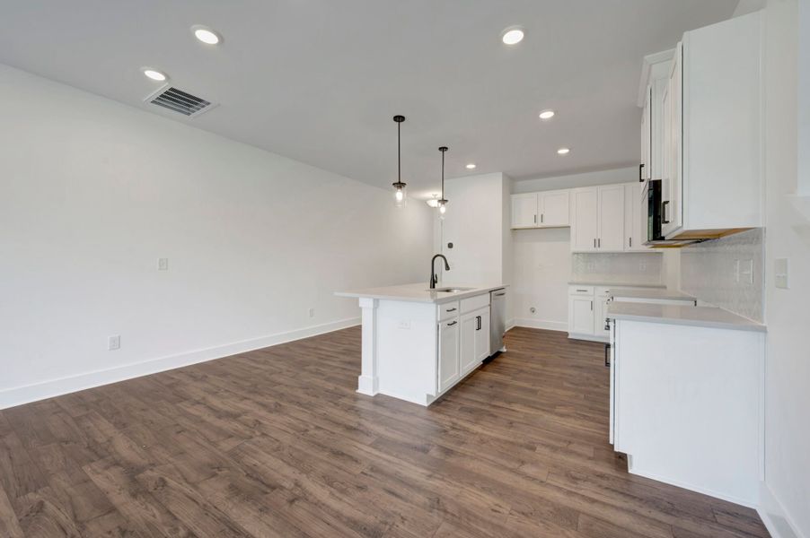 Spacious, unfurnished interior of a new home in Vaughan Farms, Angier (Image 11).