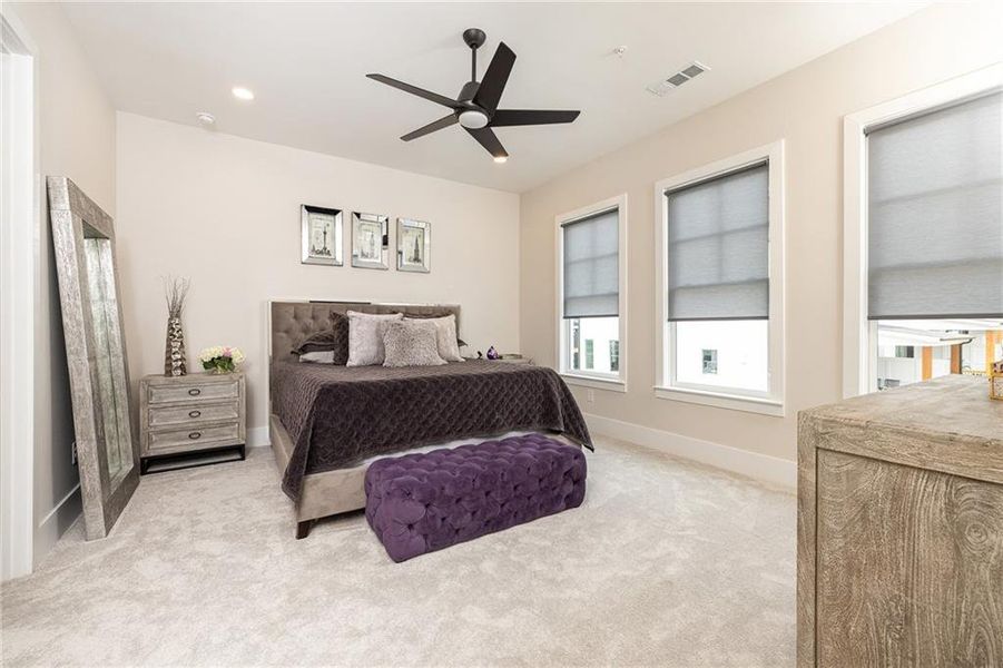 Furnished interior view inside a new home in , Atlanta (Image 79).