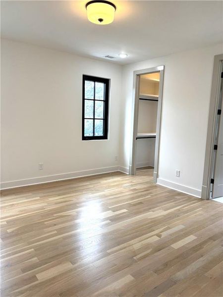 Spacious, unfurnished interior of a new home in , Roswell (Image 23).