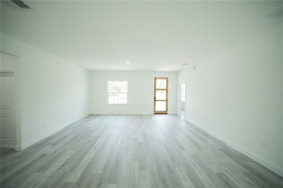 Spacious, unfurnished interior of a new home in , Ocala (Image 34).