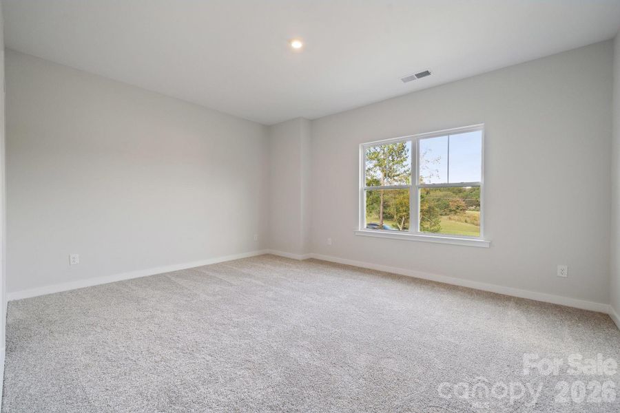 Spacious, unfurnished interior of a new home in Stonemill, Monroe (Image 27).