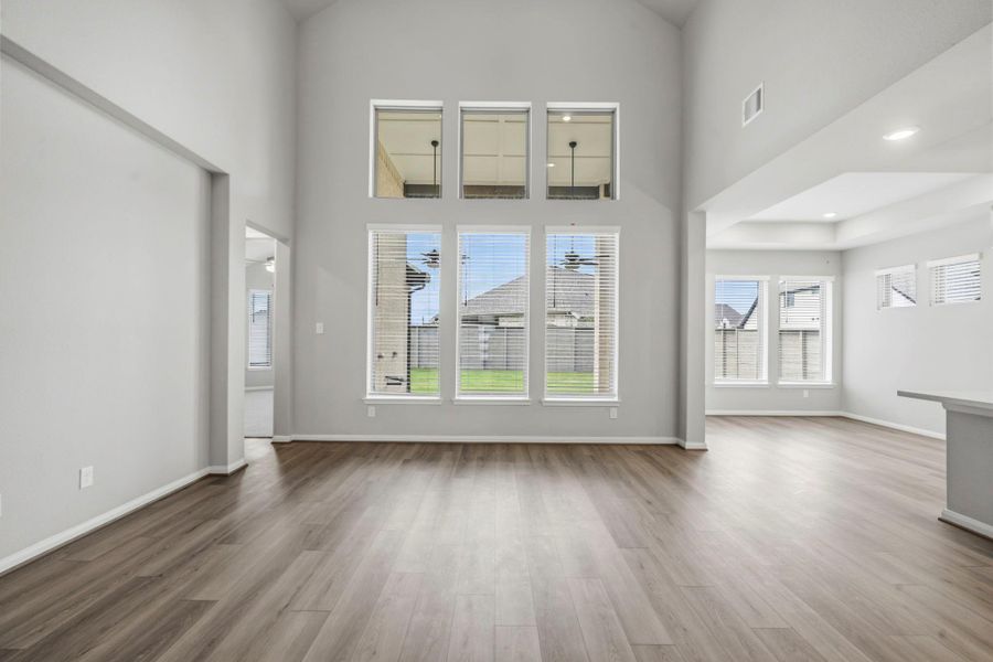 Spacious, unfurnished interior of a new home in Legacy, League City (Image 18). Spacious, unfurnished interior of a new home in Legacy, League City (Image 18).
