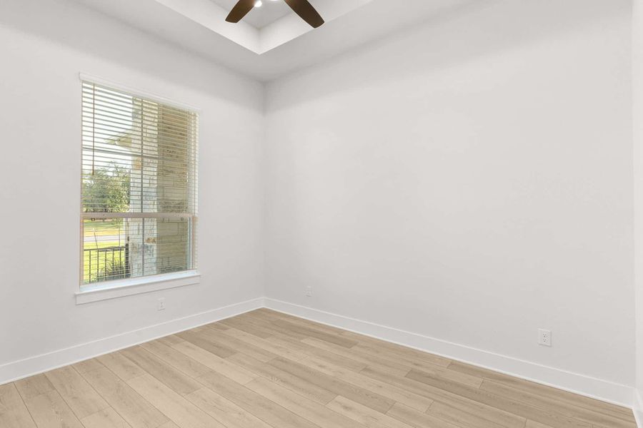 Spacious, unfurnished interior of a new home in Feathergrass, Florence (Image 59).