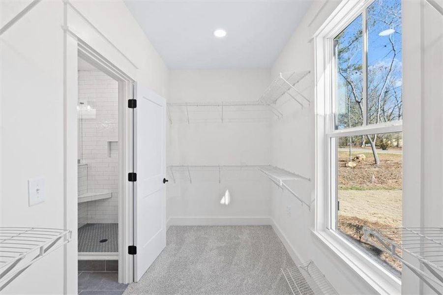 Spacious, unfurnished interior of a new home in , Waleska (Image 38).