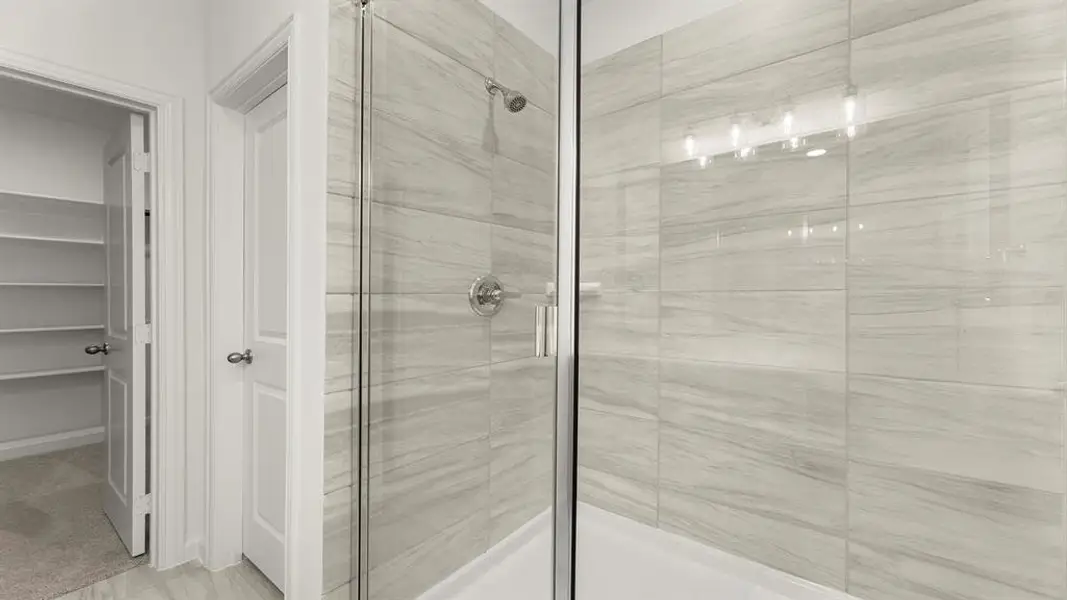 16. 2925 Kimberwick - Bath (2)