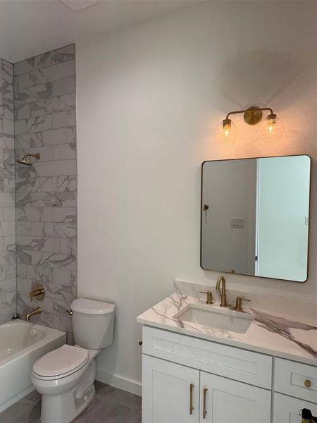 Furnished interior view inside a new home in , Fort Worth (Image 7).