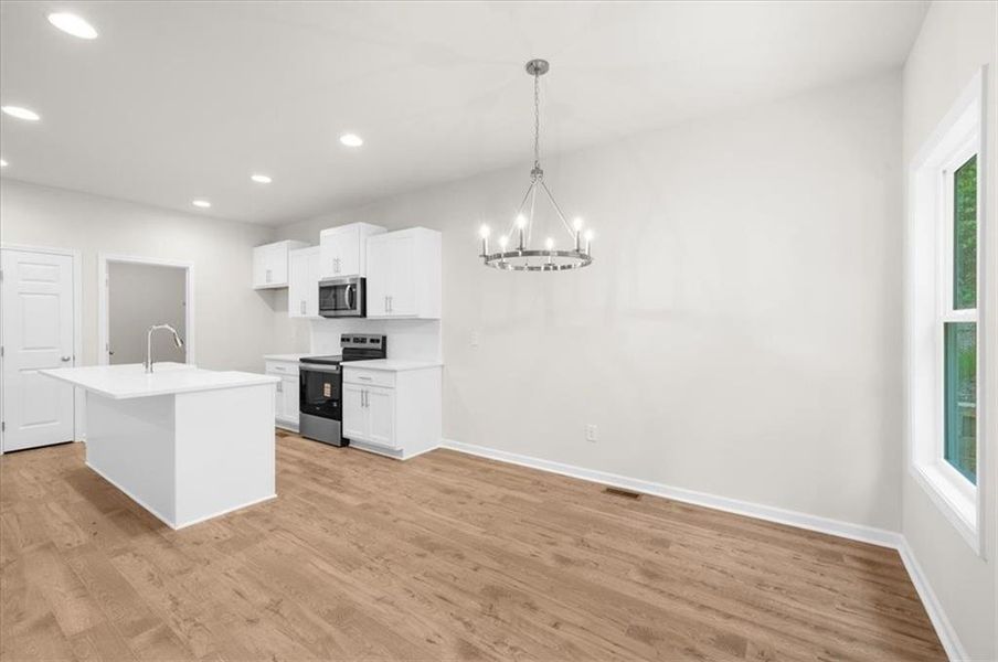 Spacious, unfurnished interior of a new home in , Gainesville (Image 38).