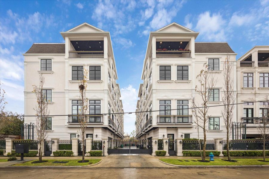 Welcome to the Kessington at River Oaks built by the 2024 GHBA builder of the year.