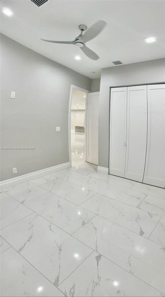 Spacious, unfurnished interior of a new home in , Port St. Lucie (Image 16).