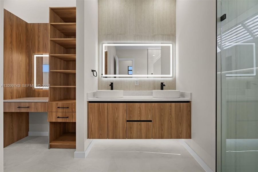 Furnished interior view inside a new home in , Cape Coral (Image 7).
