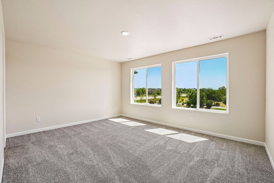Spacious, unfurnished interior of a new home in Spring Valley, Longmont (Image 9). Spacious, unfurnished interior of a new home in Spring Valley, Longmont (Image 9).