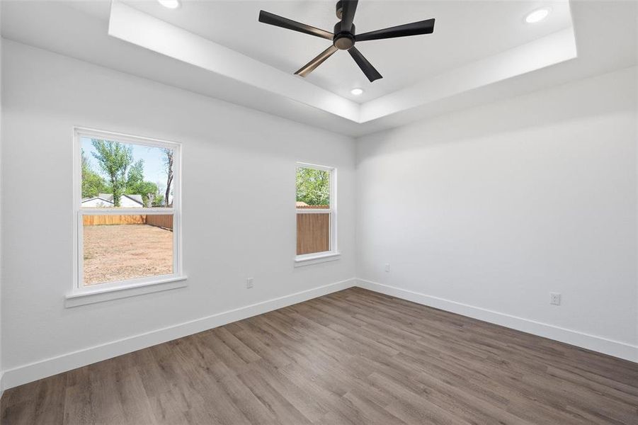Spacious, unfurnished interior of a new home in , Bellmead (Image 9).