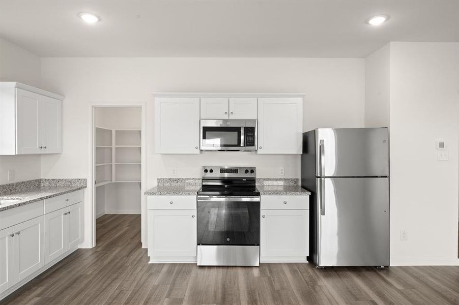 12736 Haymarket- Kitchen-3