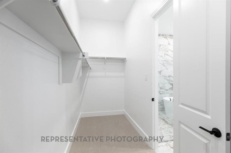 Spacious, unfurnished interior of a new home in Dove Hollow, Waxahachie (Image 19). Spacious, unfurnished interior of a new home in Dove Hollow, Waxahachie (Image 19).