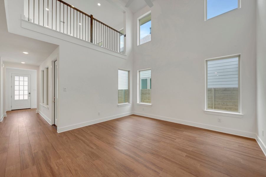 Spacious, unfurnished interior of a new home in Painted Tree, McKinney (Image 21).
