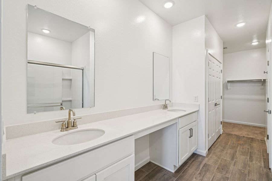 Primary bath. Options and finishes may vary by community