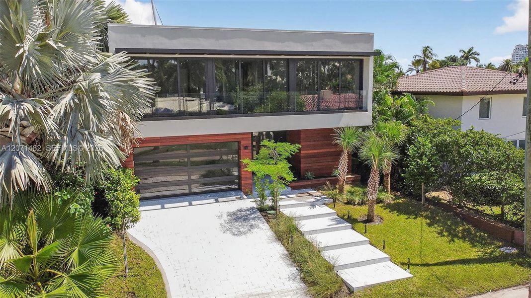 Image 82 of a home in .