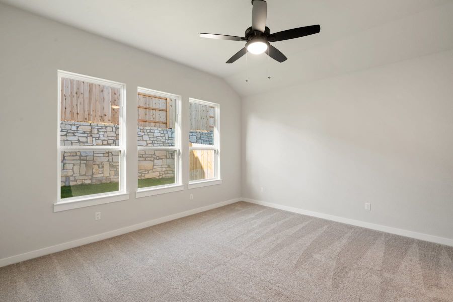 Spacious, unfurnished interior of a new home in Lariat, Liberty Hill (Image 30).