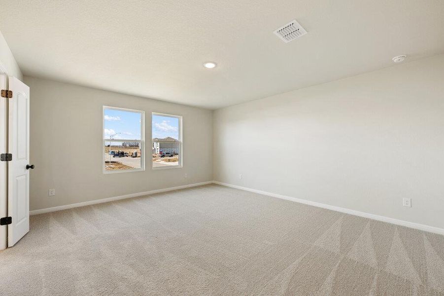 Spacious, unfurnished interior of a new home in Patterson Ranch, Georgetown (Image 34).