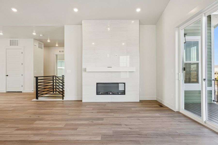 Spacious, unfurnished interior of a new home in Villa Collection, Fort Collins (Image 16).